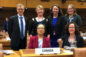 [:en]Back row (left to right) Paul Demers, Rachel Lane, Julie Burtt, and Kiza Sauvé; front row (left to right) Jing Chen and Ruth Wilkins / À l’arrière, de gauche à droite : Paul Demers, Rachel Lane, Julie Burtt, Kiza Sauvé; à l’avant, de gauche à droite : Jing Chen, Ruth Wilkins[:]