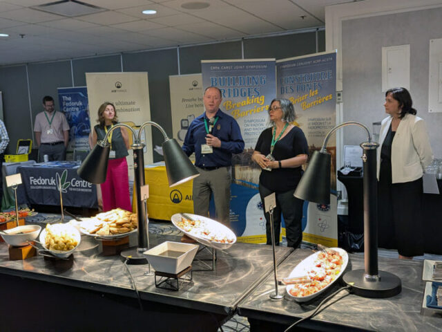 President's reception welcome tradeshow / Réception de bienvenue du président et salon professionnel