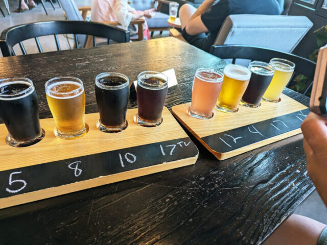 Pub crawl ales. / Les bières de la tournée des bars.