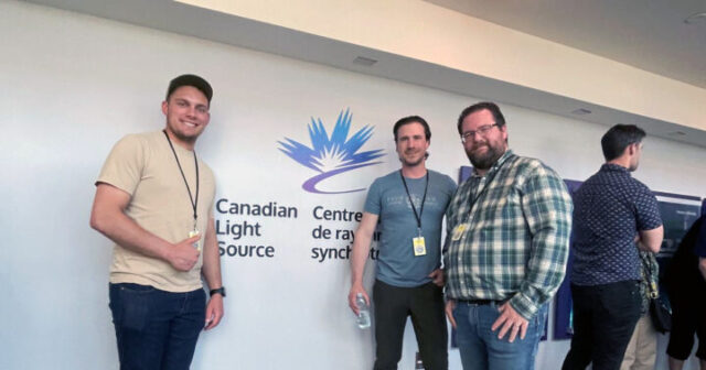 The Canadian Light Source (CLS) / Le Centre canadien de rayonnement synchrotron